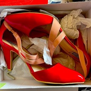 Mid -patent leather heel